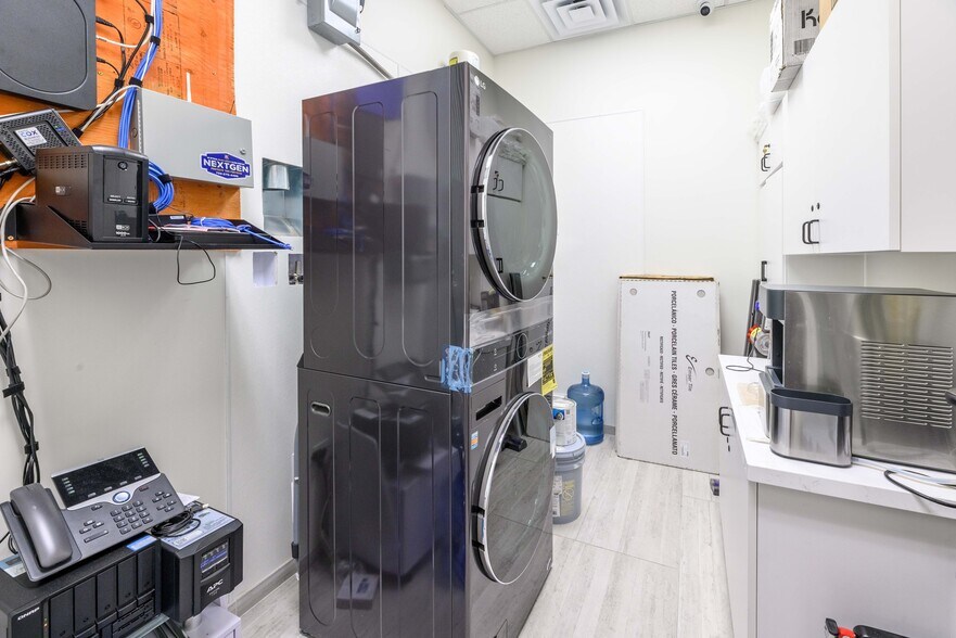 More Photos Of 5770 S Durango Dr, Las Vegas Medical For Sale