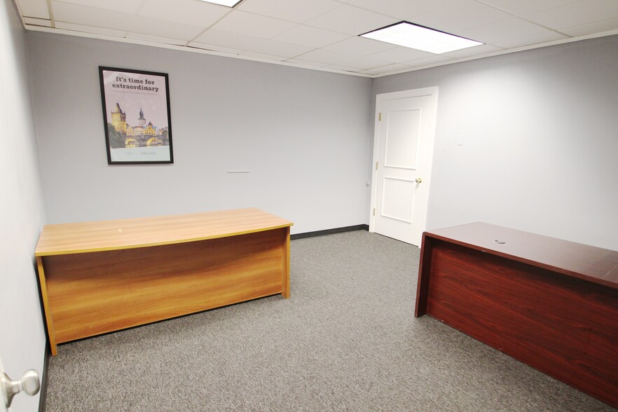 More Photos Of 785 Pearl Rd, Brunswick Office For Lease