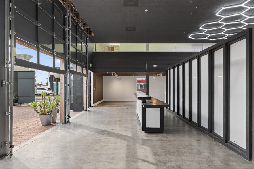 More Photos Of 1895 E Main St, Ventura General Retail For Sale