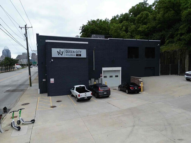 More Photos Of 1635 Reading Rd, Cincinnati Loft Creative Space For Lease