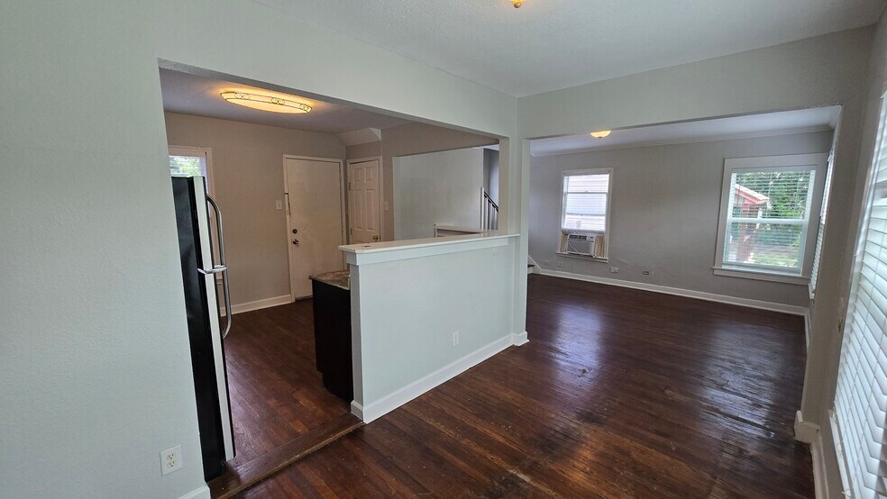 More Photos Of 261 Claremont Ave, San Antonio Multifamily For Sale