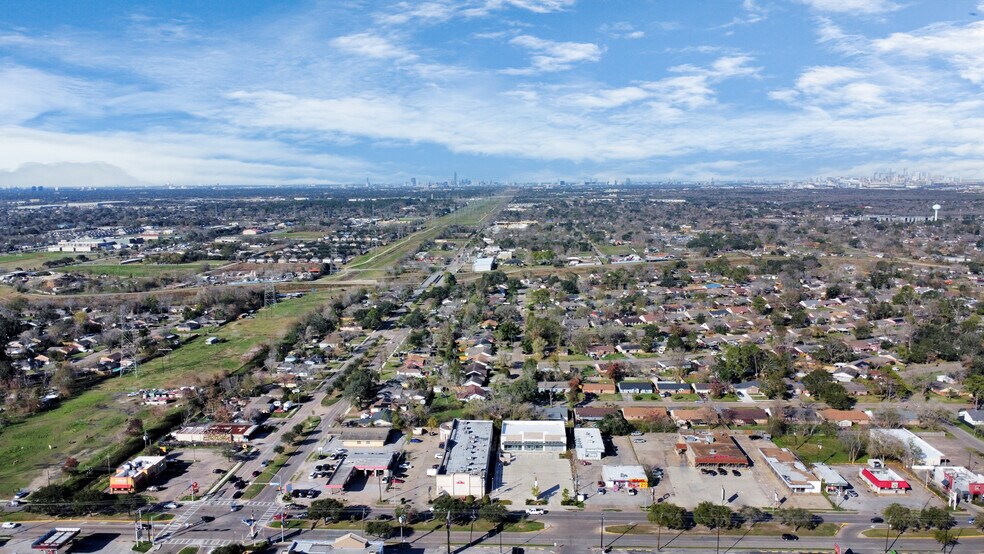 More Photos Of 4430 W Fuqua St, Houston Storefront For Lease