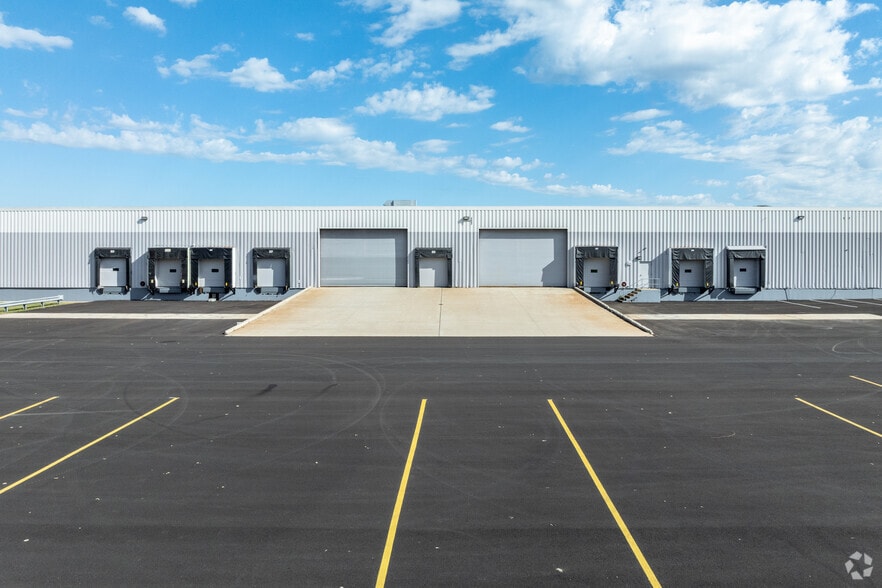 More Photos Of 9325 Snowden River Pky, Columbia Warehouse For Lease