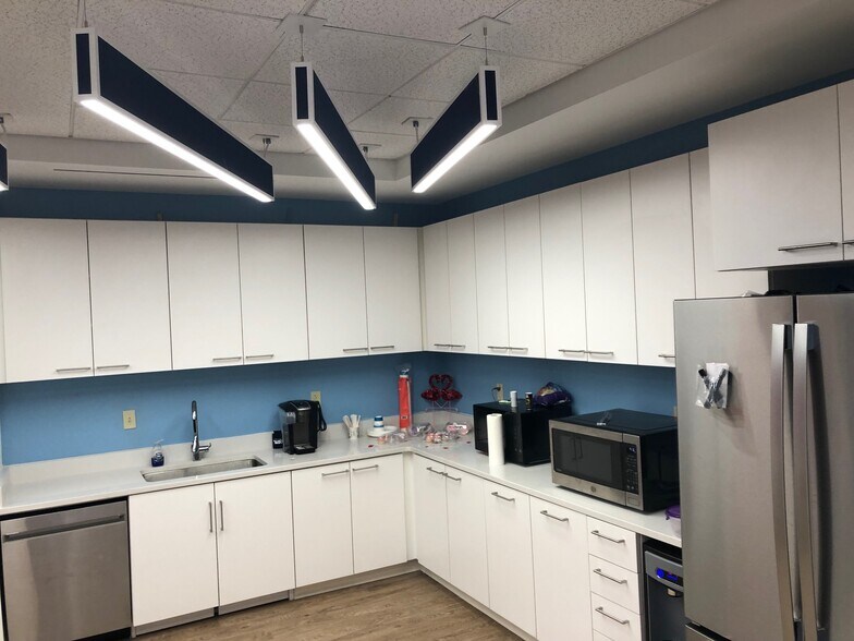 More Photos Of 1203 Governors Square Blvd, Tallahassee Office For Lease
