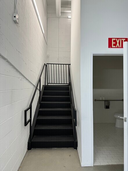 More Photos Of 8011-8013 Melrose Ave, Los Angeles Storefront For Lease