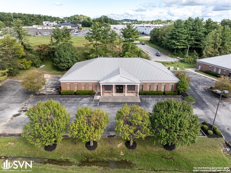 More Photos Of 1360 W 5th St, London Medical For Lease