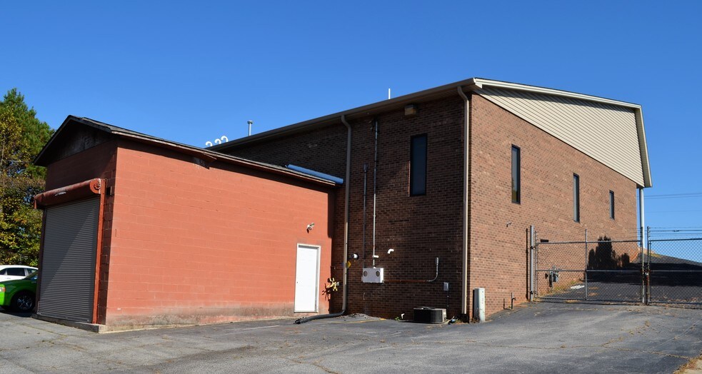 More Photos Of 1744 Connelly Springs Rd, Lenoir Office For Sale