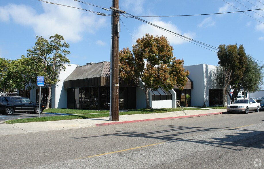 More Photos Of 760 W 16th St, Costa Mesa Warehouse For Lease