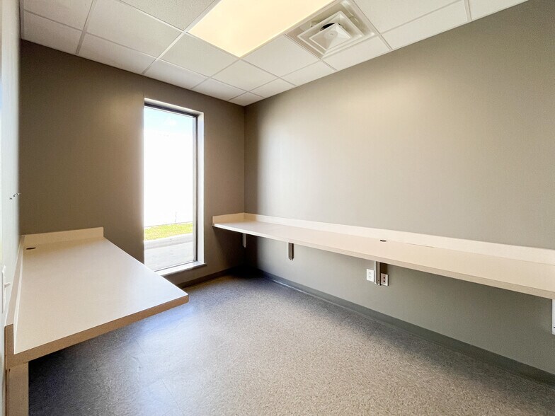 More Photos Of 5207-5212 Essen Ln, Baton Rouge Medical For Lease