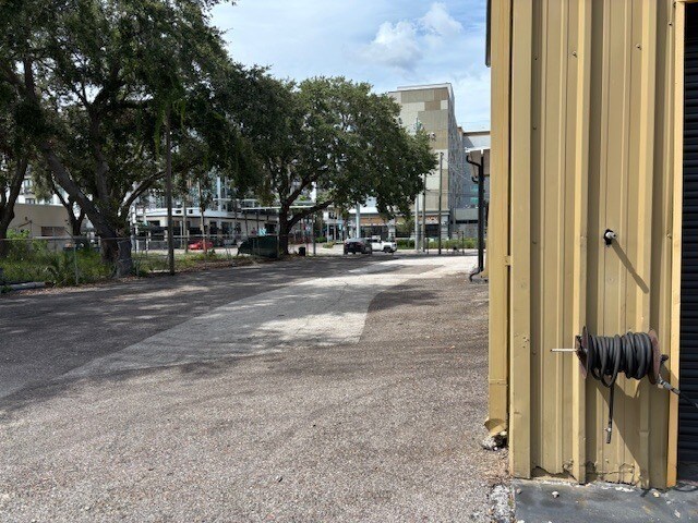 More Photos Of 3642 W Cypress St, Tampa Light Manufacturing For Lease