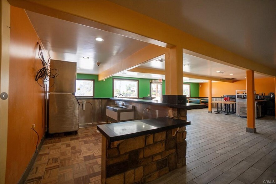 More Photos Of 14290-14298 Hesperia Rd, Victorville Bar For Sale