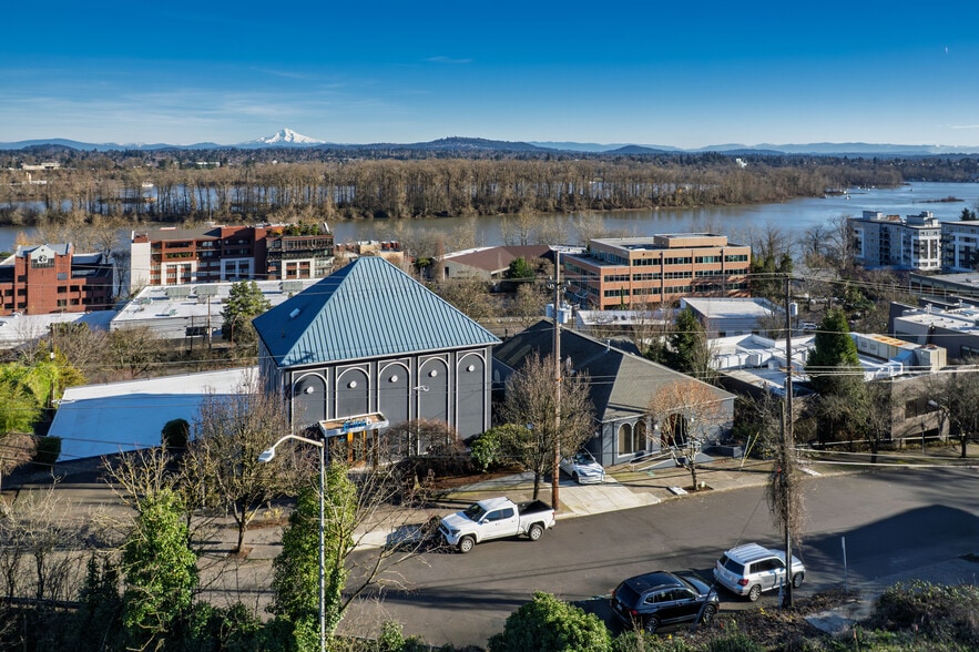 More Photos Of 4540 S Kelly Ave, Portland Office For Sale