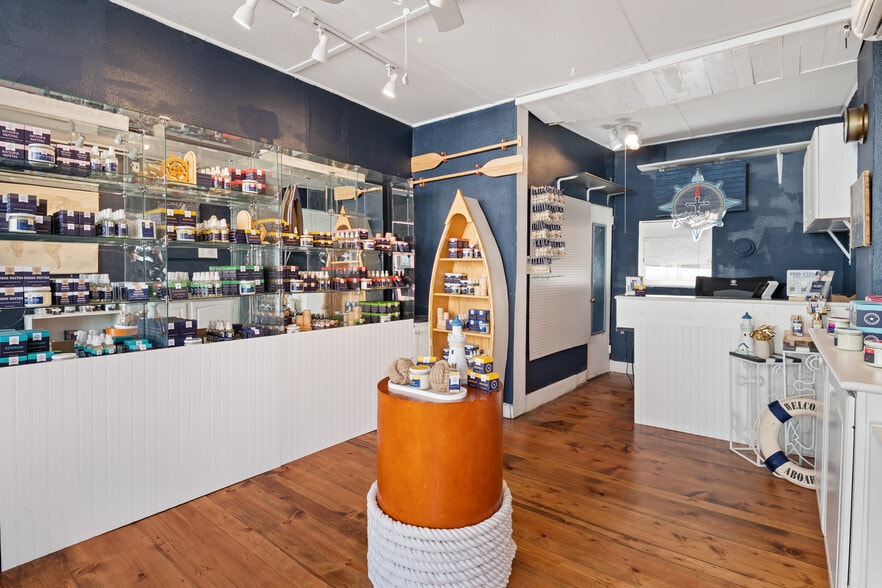 More Photos Of 45 Randall St, Annapolis Storefront For Sale