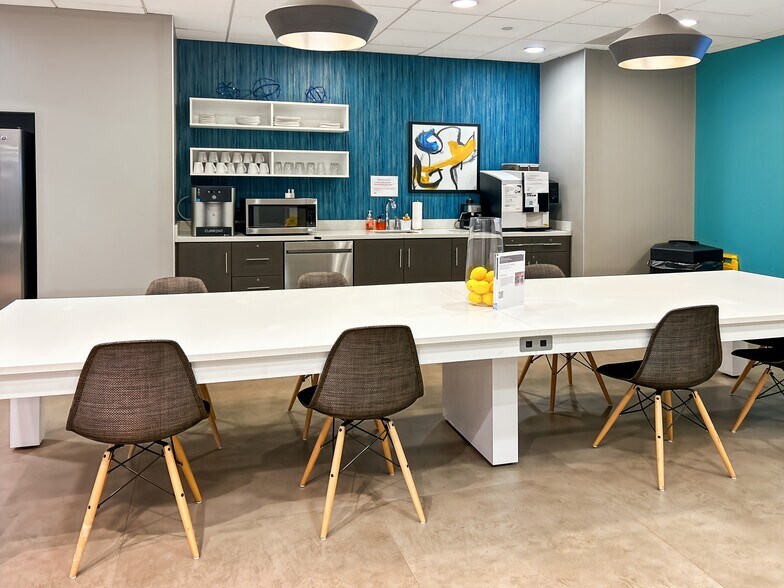 More Photos Of 2333 Ponce de Leon Blvd, Coral Gables Coworking Space