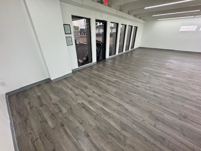 More Photos Of 5930 Star Ln, Houston General Retail For Lease
