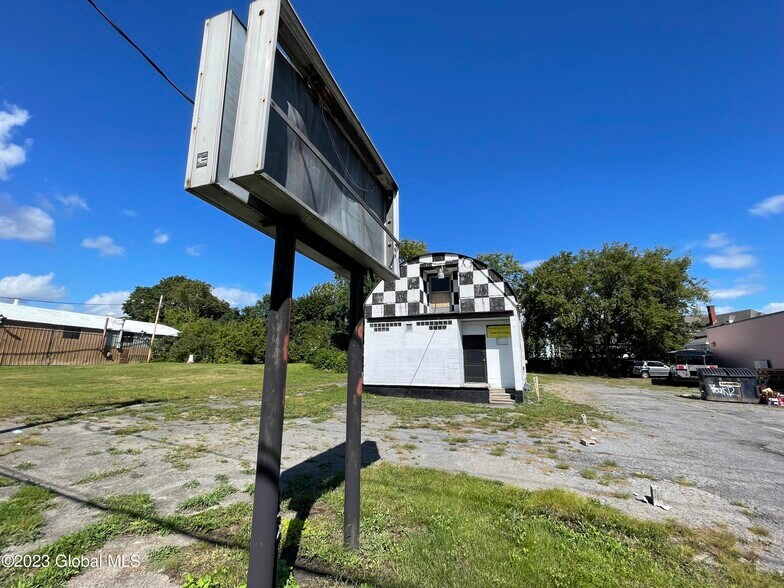 More Photos Of 175 W Main St, Amsterdam Auto Repair For Sale
