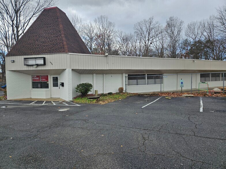 More Photos Of 14900 Cloverdale Rd, Dale City Daycare Center For Sale