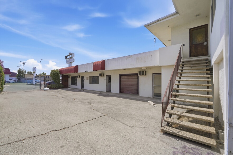 More Photos Of 915 W Olive Ave, Burbank Office For Sale