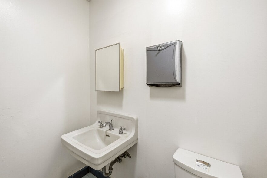 More Photos Of 3021 Telegraph Ave, Berkeley Medical For Sale