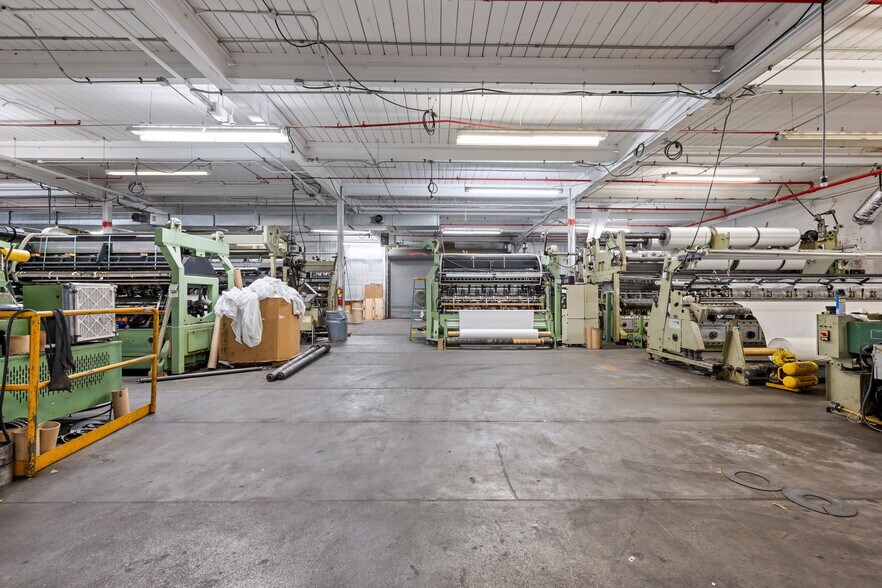 More Photos Of 312 W Luther Ave, Liberty Manufacturing For Sale