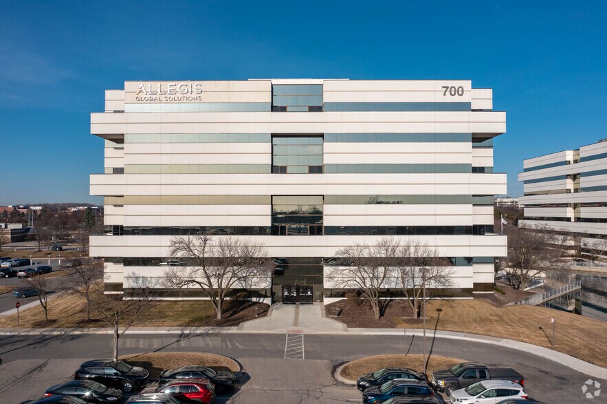 More Photos Of 700 Tower Dr, Troy Office For Lease