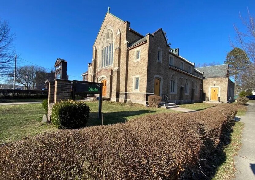More Photos Of 153 S 1st St, Fulton Religious Facility For Lease