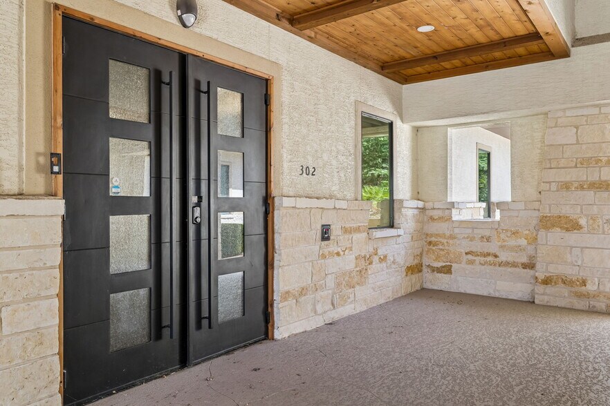 More Photos Of 4358 Lockhill Selma Rd, Shavano Park Medical For Lease