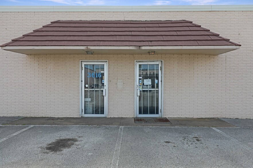 More Photos Of 3616-3618 Dividend Dr, Garland Manufacturing For Sale