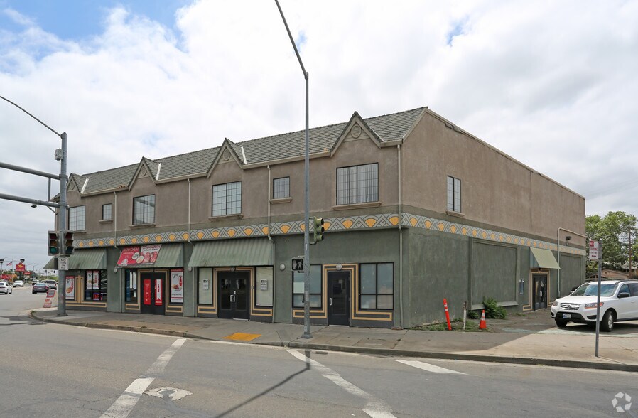 More Photos Of 2322-2326 Del Paso Blvd, Sacramento Storefront Retail Residential For Sale