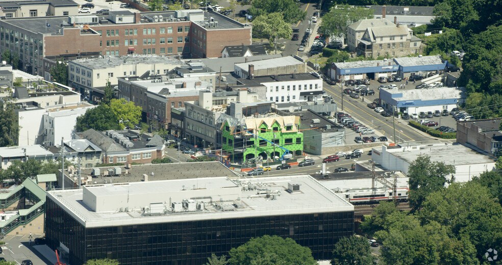 More Photos Of 415-417 Greenwich Ave, Greenwich General Retail For Lease