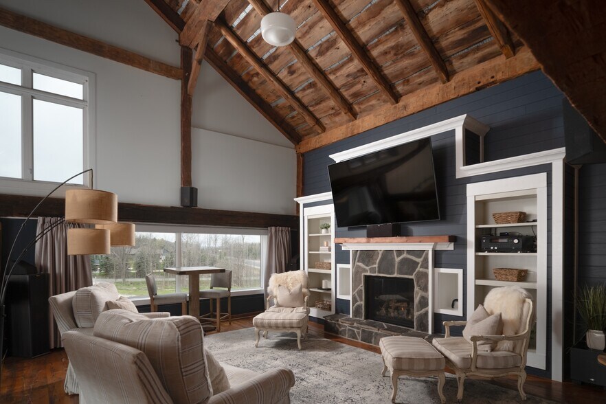 More Photos Of 121 Old Highway 26, Meaford General Retail For Sale