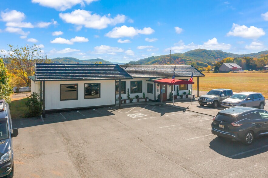 More Photos Of 128 Bank St, Tellico Plains Restaurant For Sale