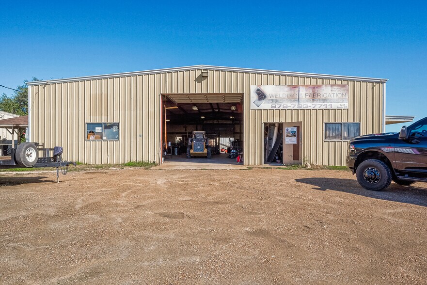 More Photos Of 8231 Main St, Needville Auto Salvage Facility For Sale