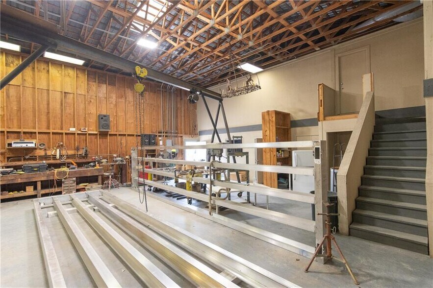 More Photos Of 10509 Old Manchaca Rd, Austin Warehouse For Lease