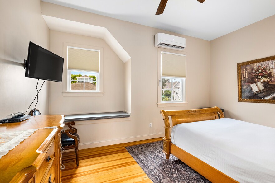 More Photos Of 130 Chapel St, New Shoreham Storefront Retail Residential For Sale