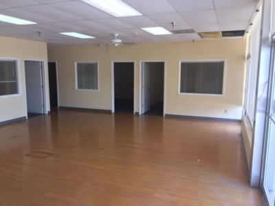 More Photos Of 653 E Madison Ave, Bastrop General Retail For Lease