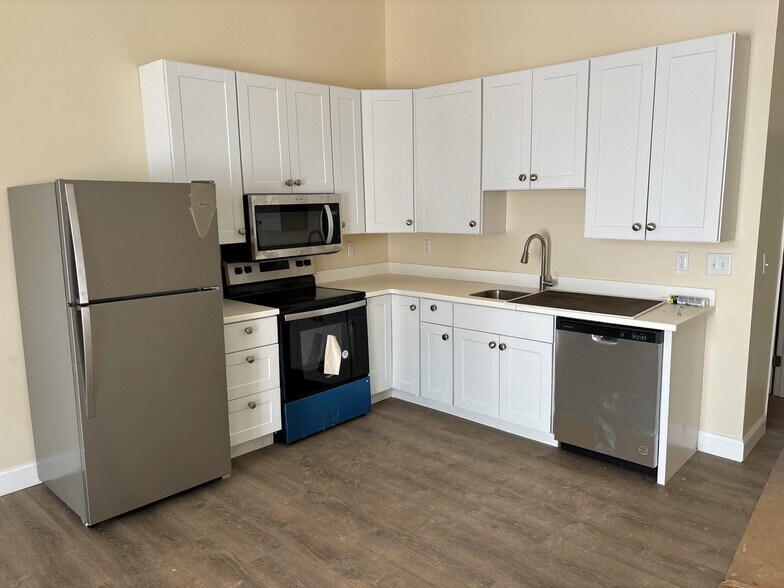 More Photos Of 198 Cowan St, Rutherfordton Apartments For Sale