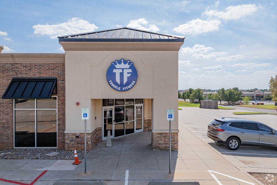 More Photos Of 11300 W Reno Ave, Yukon Health Club For Lease