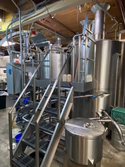 More Photos Of 326 S Broadway St, Estacada Storefront For Sale