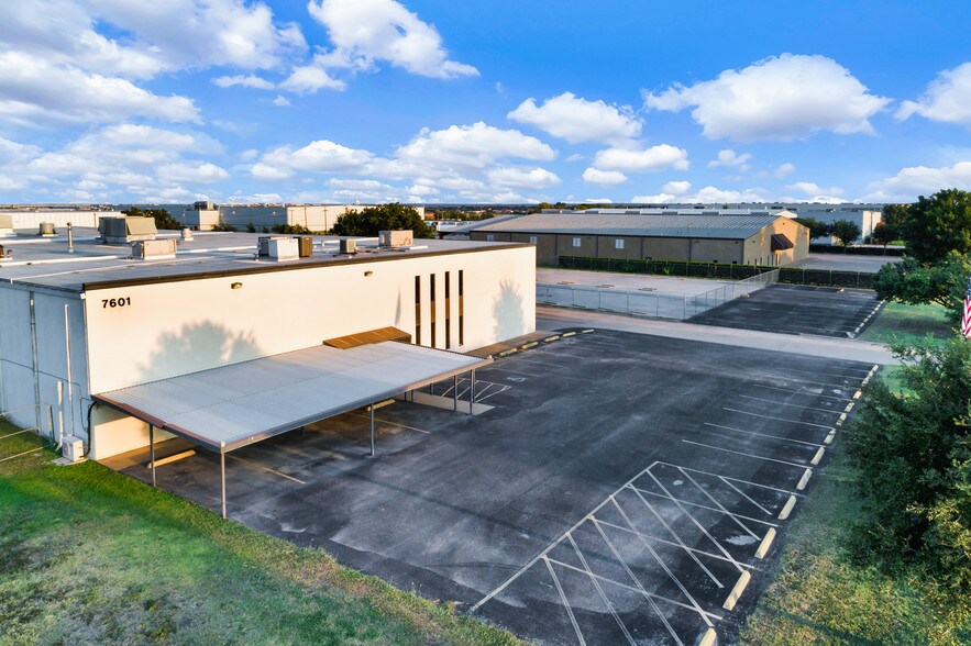 More Photos Of 7601 Will Rogers Blvd, Fort Worth Distribution For Lease