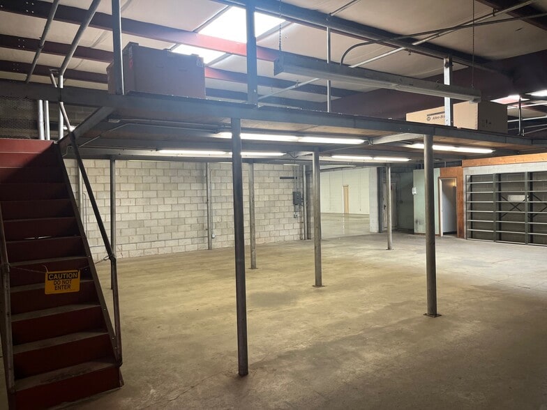 More Photos Of 3021 S High Ave, Oklahoma City Warehouse For Sale