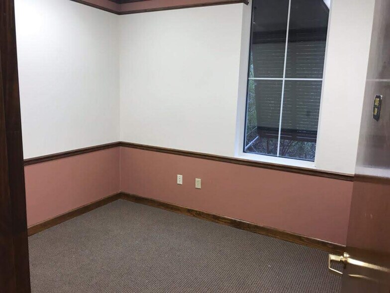 More Photos Of 1514 Mathis Ferry Rd, Mount Pleasant Unknown For Sale