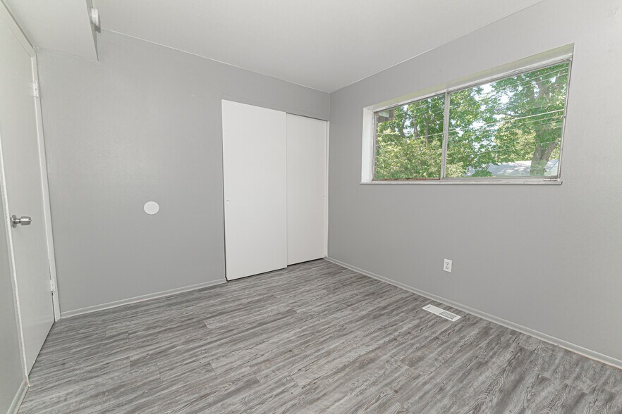 More Photos Of 103-151 Shepley Dr, Saint Louis Apartments For Sale