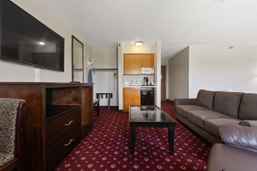 More Photos Of 912 US Highway 65/82 South, Lake Village Hotel For Sale