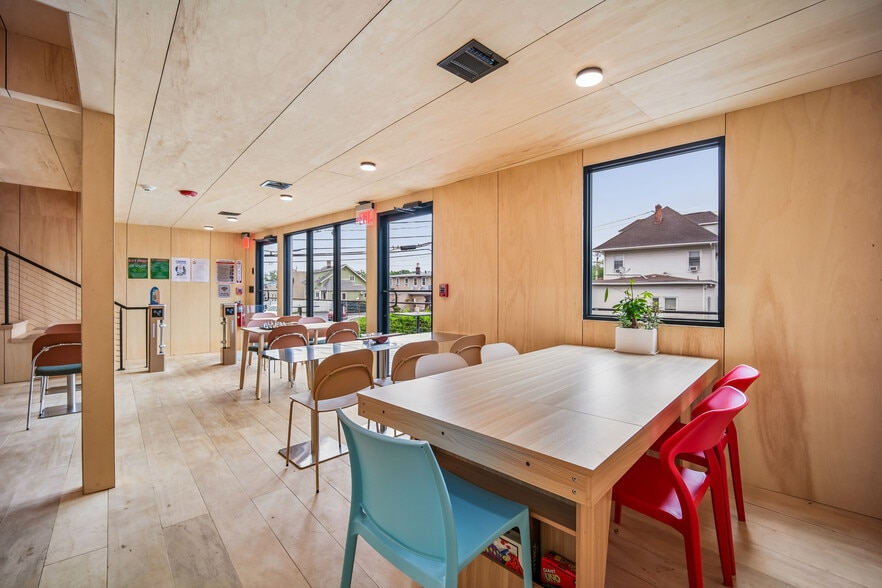 More Photos Of 140 Paris Ave, Northvale Office For Sale