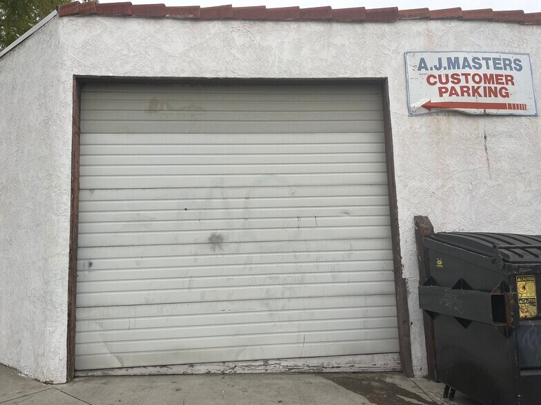 More Photos Of 7639 Foothill Blvd, Tujunga Storefront For Lease
