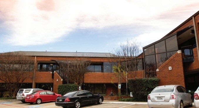 More Photos Of 8737 King George Dr, Dallas Office For Lease