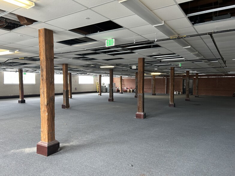 More Photos Of 769 Seward Ave, Grand Rapids Office For Lease