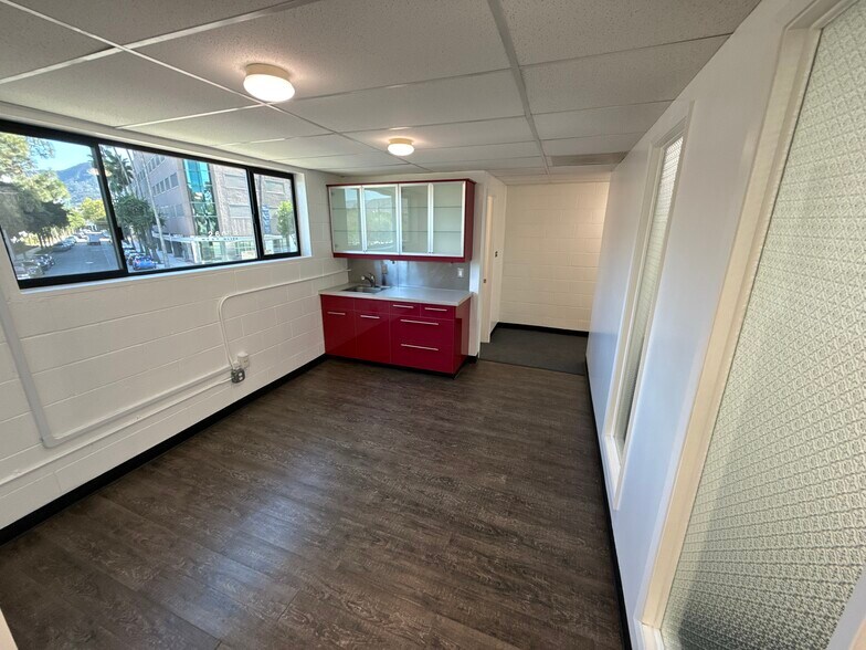 More Photos Of 2607 W Olive Ave, Burbank Office For Lease