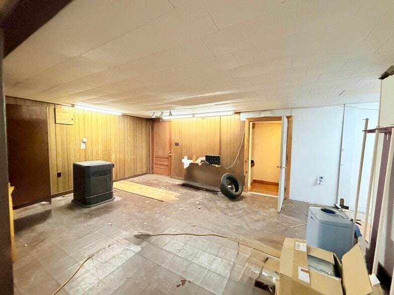 More Photos Of 8 Dunster Ave, Greenville Storefront Retail Residential For Sale